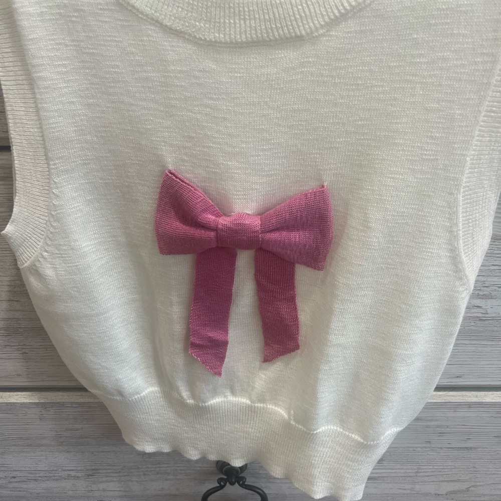 Sleeveless Sweater Vest/Top with Pink Bow